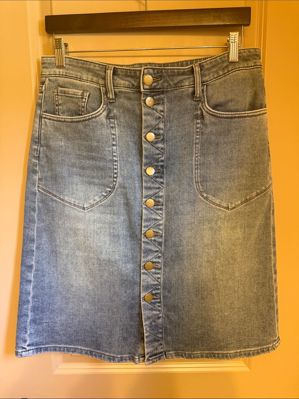 Kut from the Kloth Light Blue Button-Front Denim Skirt